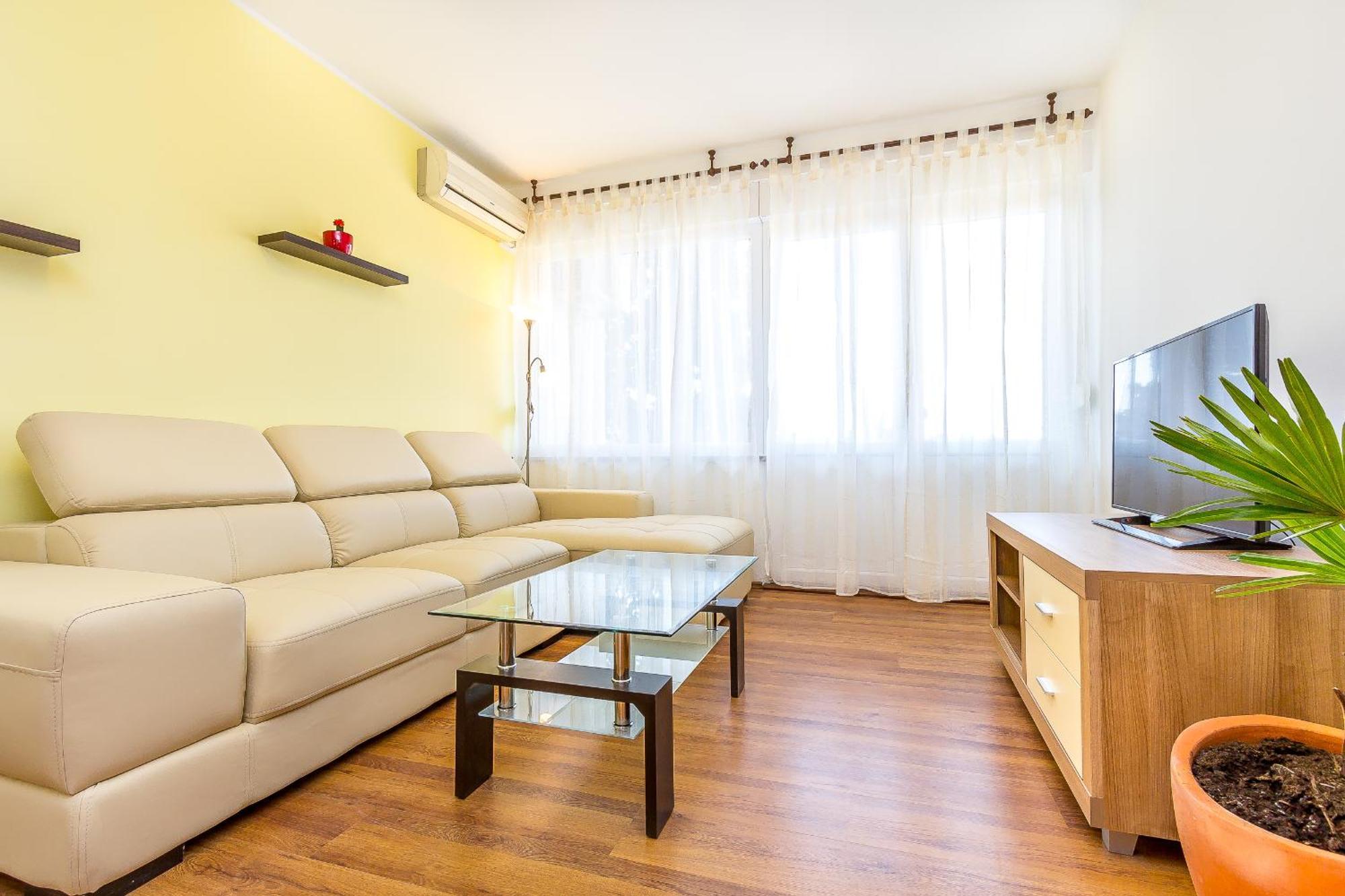 Penthouse Castropola Apartment